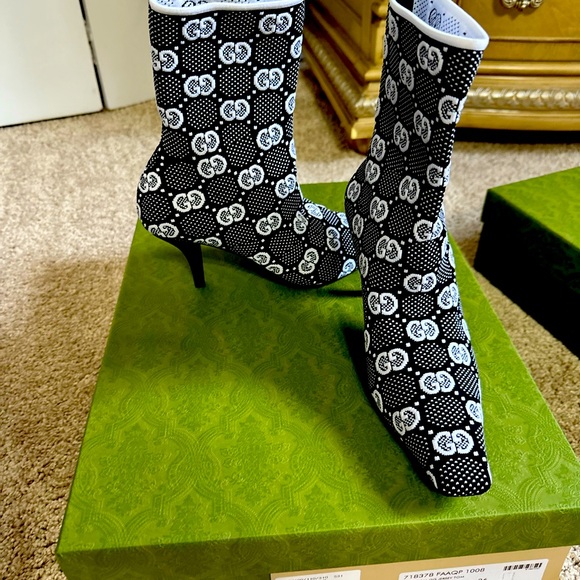 Gucci booties - size 36- worn only once, box and dust bags included - Picture 1 of 1